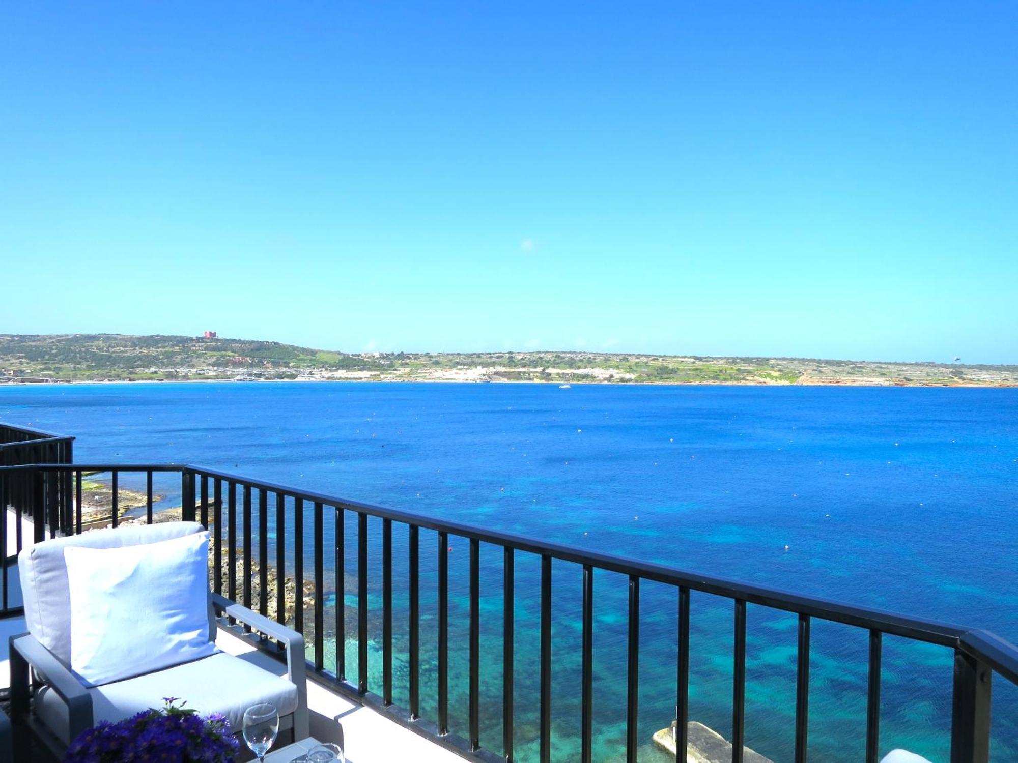Seafront Apartment Terrace, Lounger & Panoramic Ocean Views Mellieħa Dış mekan fotoğraf
