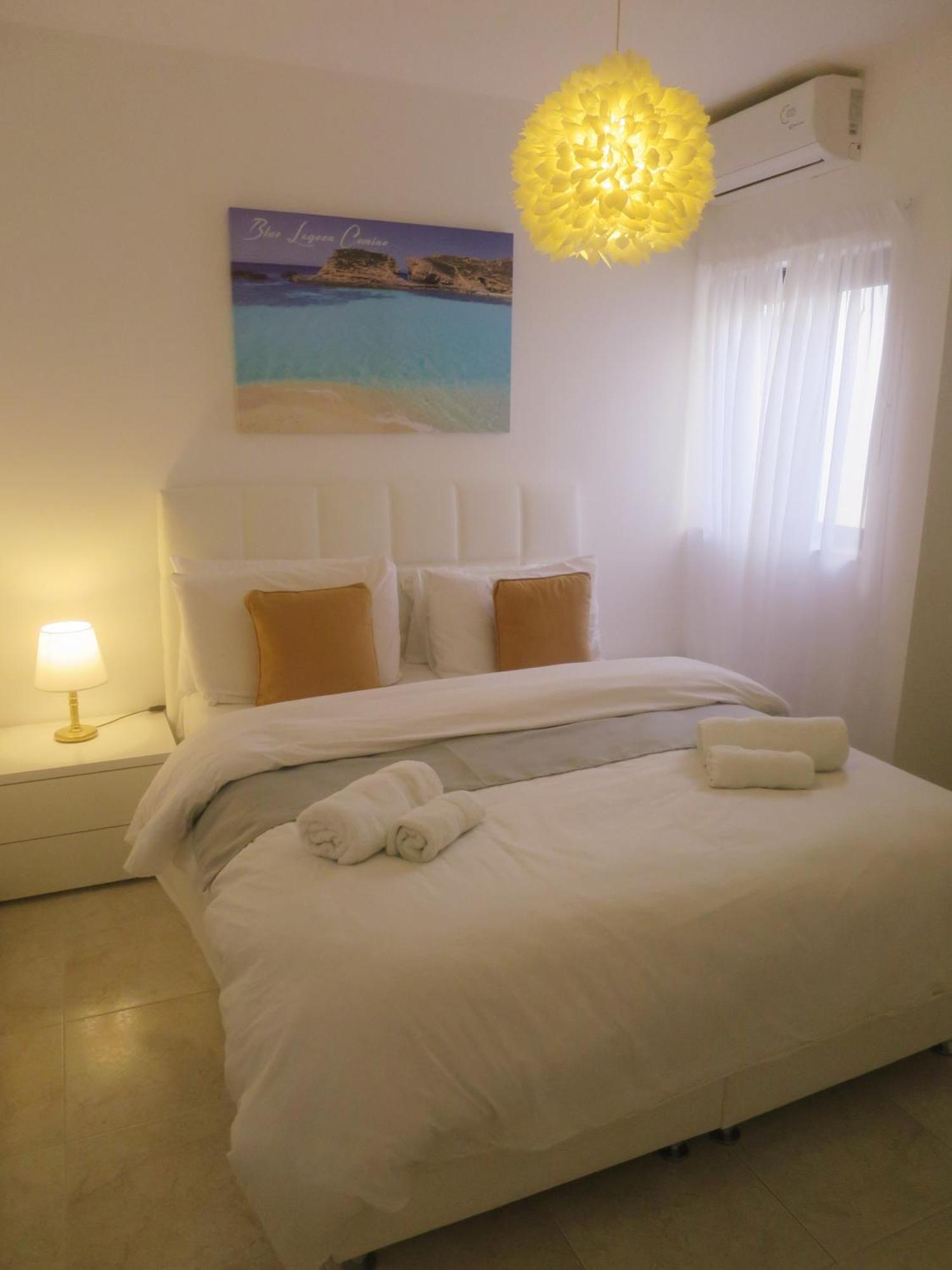 Seafront Apartment Terrace, Lounger & Panoramic Ocean Views Mellieħa Dış mekan fotoğraf