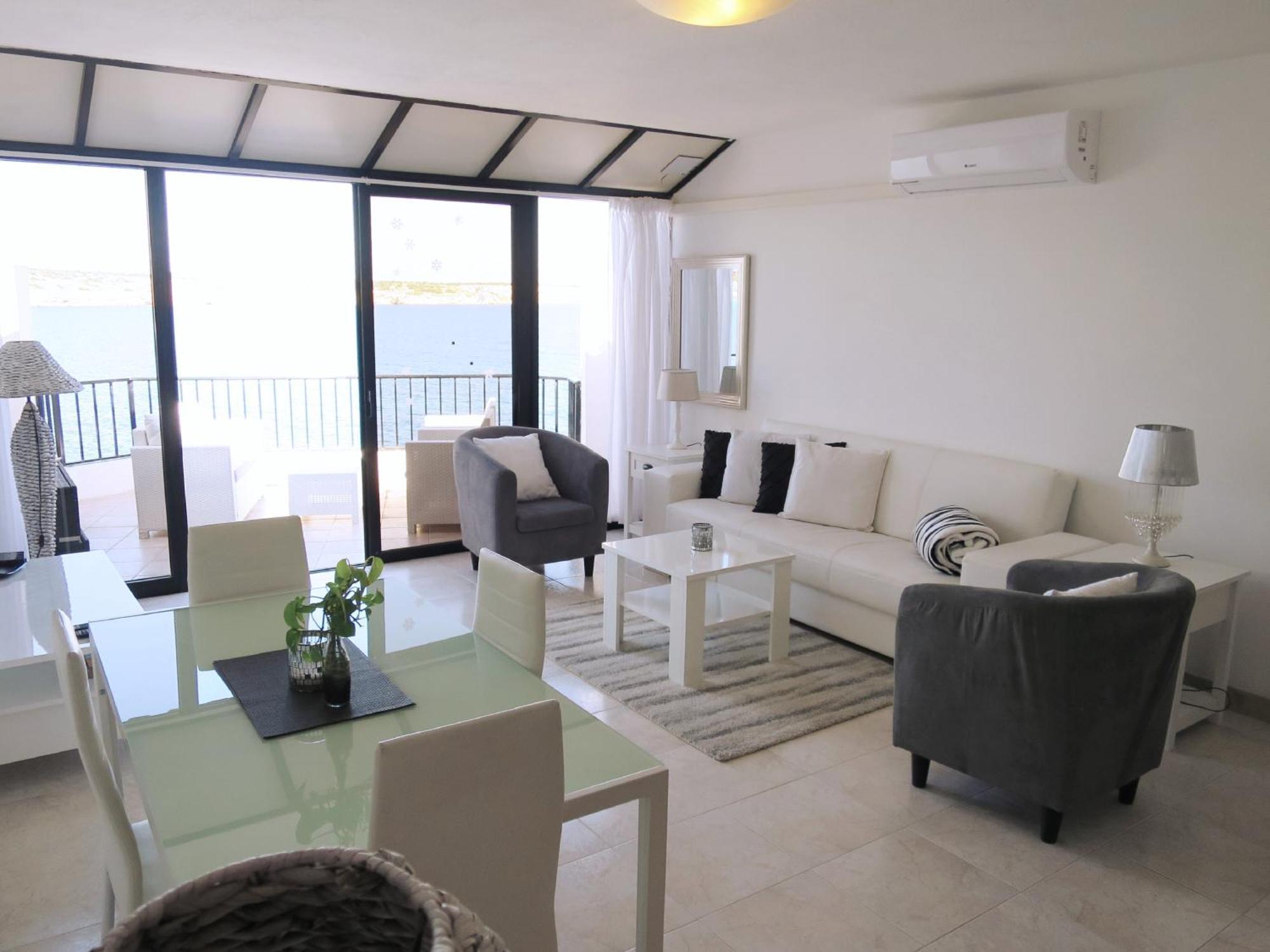 Seafront Apartment Terrace, Lounger & Panoramic Ocean Views Mellieħa Dış mekan fotoğraf