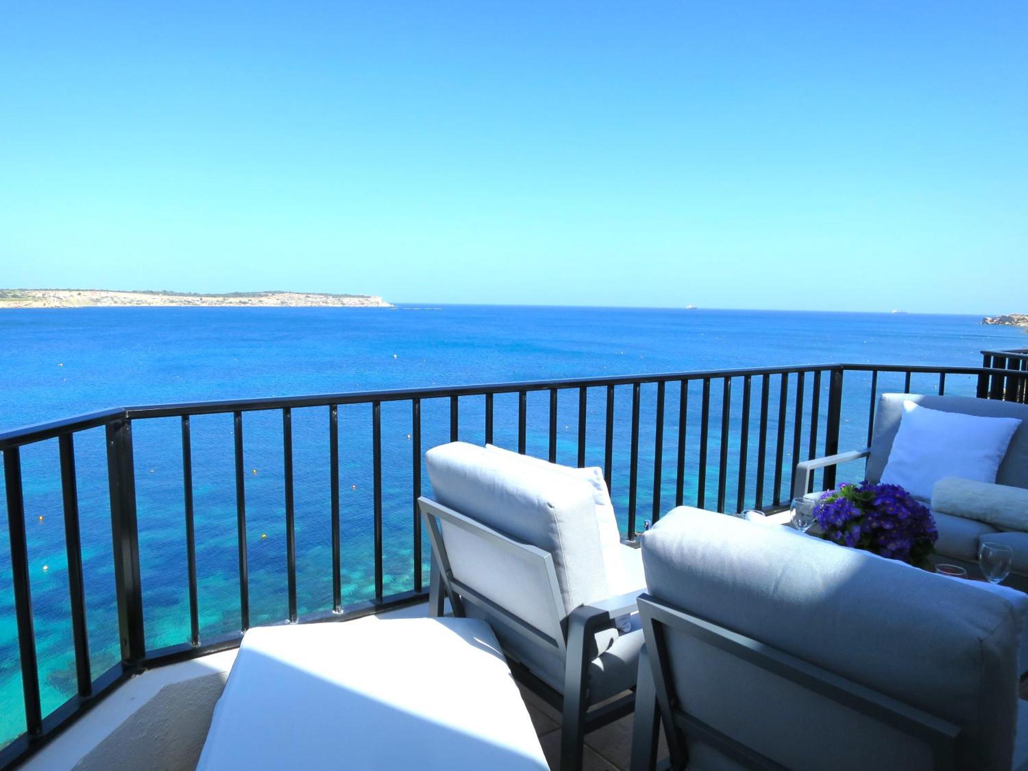 Seafront Apartment Terrace, Lounger & Panoramic Ocean Views Mellieħa Dış mekan fotoğraf