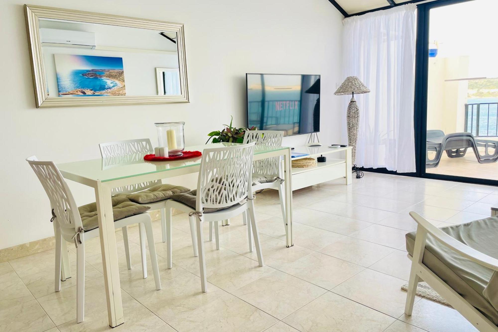 Seafront Apartment Terrace, Lounger & Panoramic Ocean Views Mellieħa Dış mekan fotoğraf